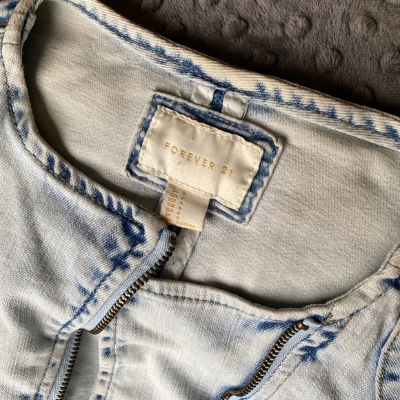 Forever 21 Denim Jacket - Picture 3 of 10